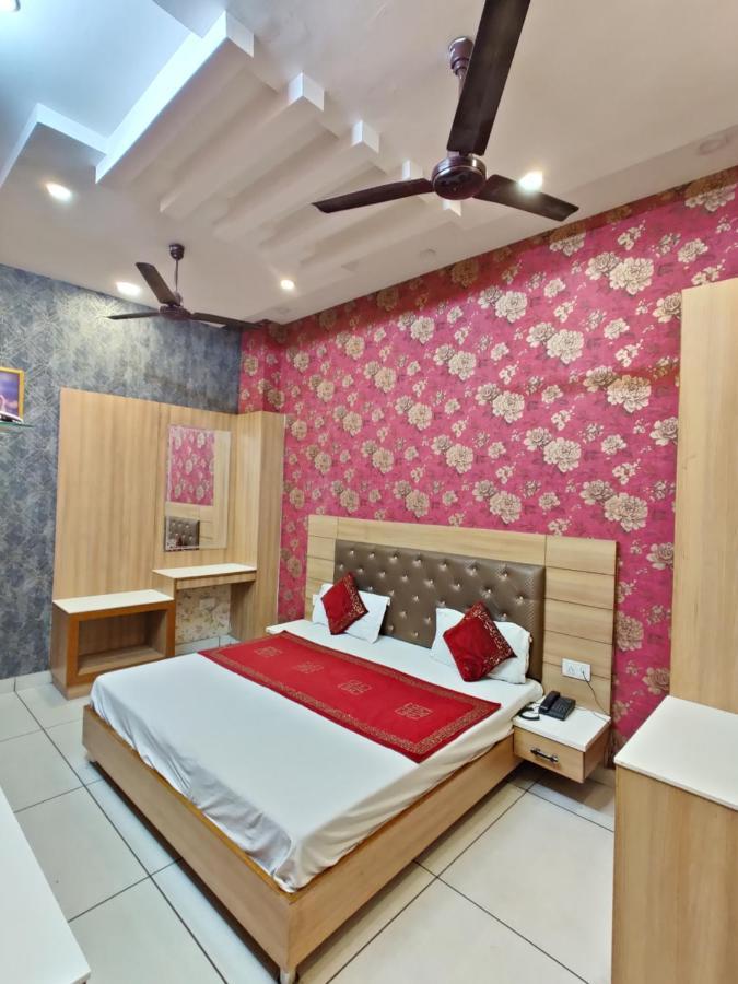 Hotel Robin Inn Amritsar Eksteriør billede