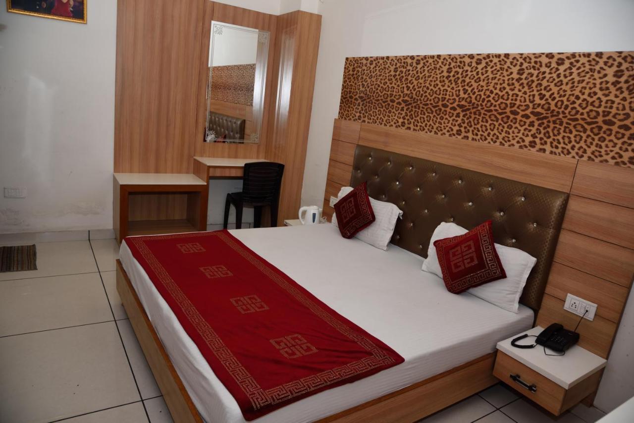 Hotel Robin Inn Amritsar Eksteriør billede