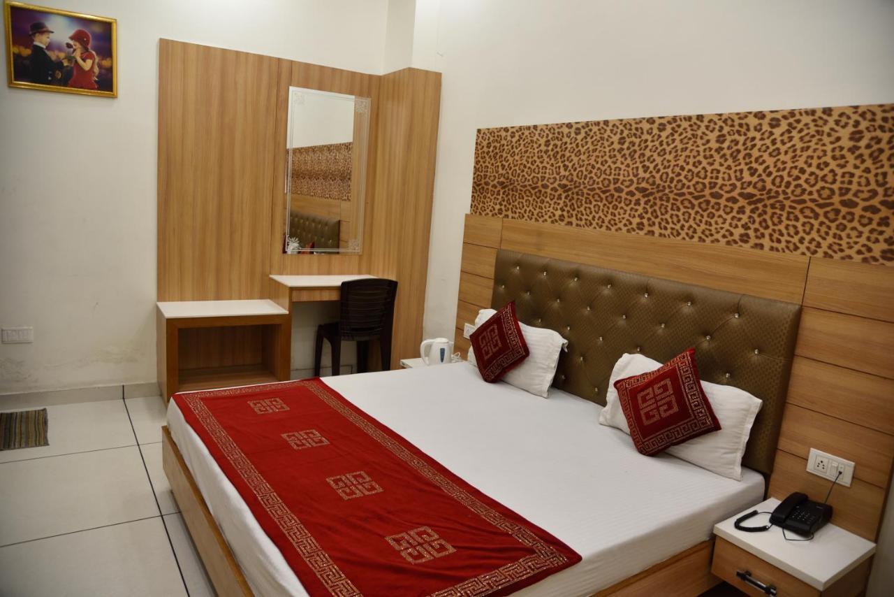 Hotel Robin Inn Amritsar Eksteriør billede